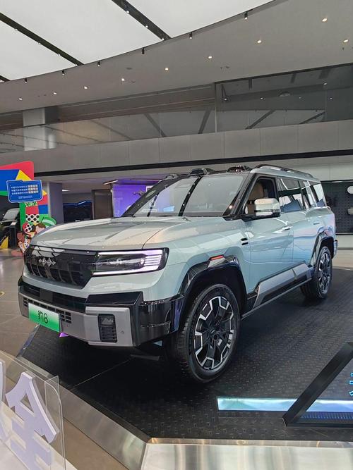 广州35比亚迪方程豹硬派越野的爆款，英菲尼迪35周年与你共成长